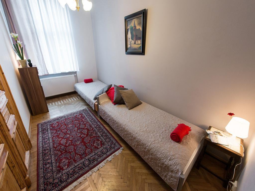 5 Bedroom Family Apartment Krakow Room photo