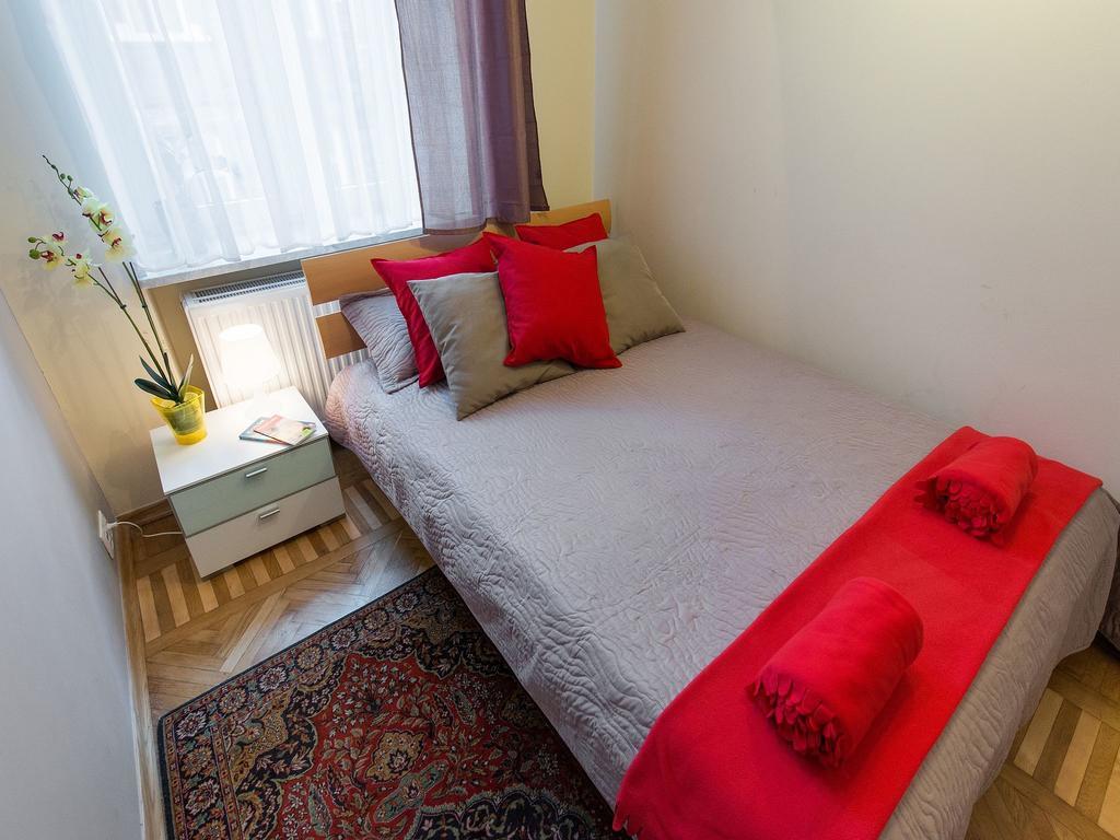 5 Bedroom Family Apartment Krakow Room photo