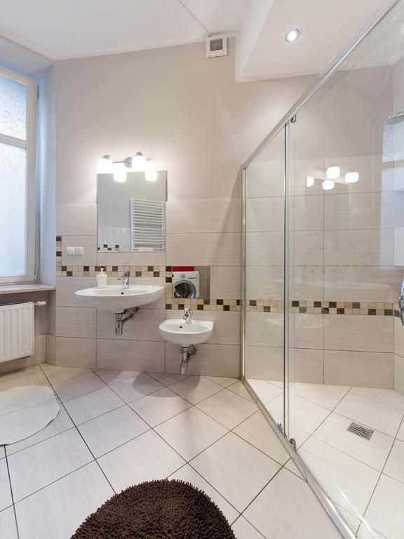 5 Bedroom Family Apartment Krakow Room photo