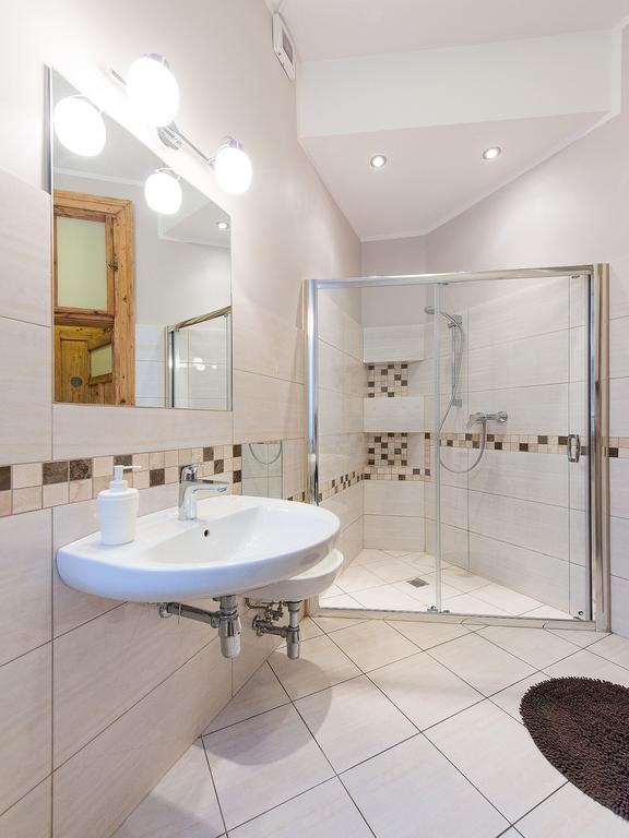 5 Bedroom Family Apartment Krakow Room photo