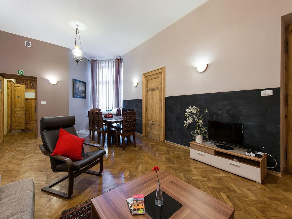5 Bedroom Family Apartment Krakow Room photo